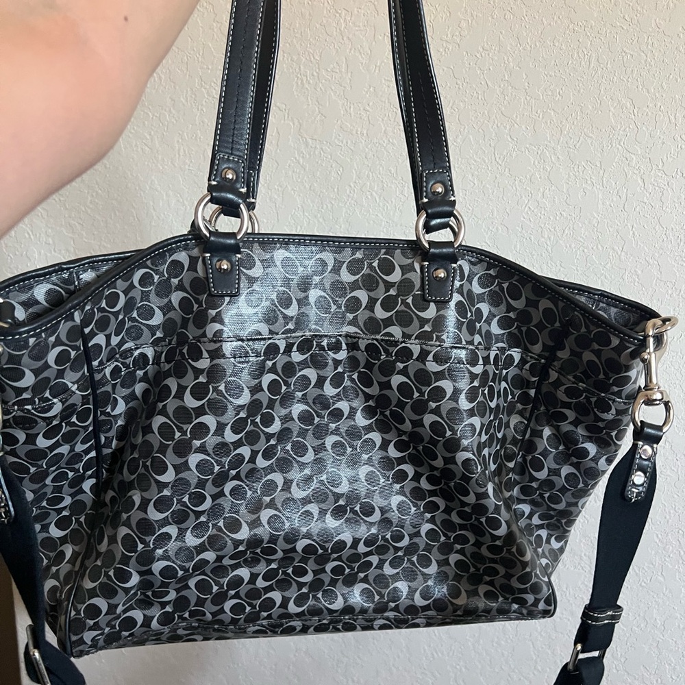 Large Coach diaper bag/ messenger bag. Signature C logo.
